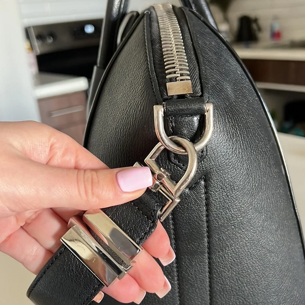 Givenchy Medium Antigona Bag | Black Leather 💘 - Picture 7 of 13